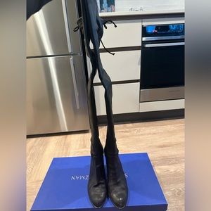 Stuart Weitzman highland boot in Napa leather black